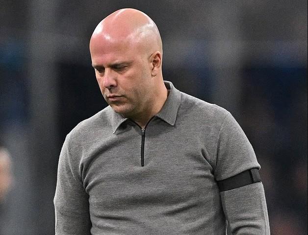 卡拉格：球迷应给予斯洛特更多尊重，对他的批评已经明显越界