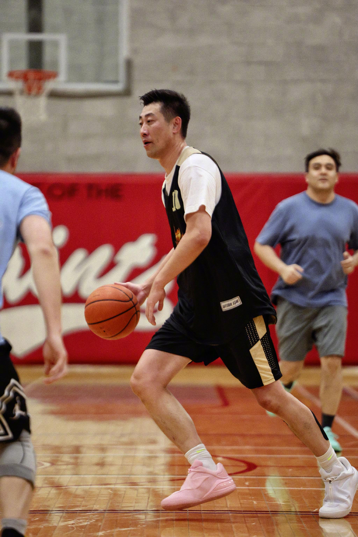 开云体育-中国官网登录入口-THE1联赛测试赛众球员上脚球鞋品牌多样|照相馆|程球_新浪体育_新浪新闻